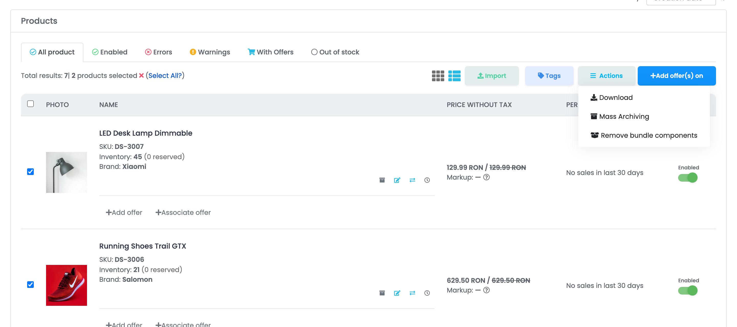 Die Produktliste eines Shops in easySales (englische Oberfläche) mit zwei markierten Produkten und geöffnetem Menü Actions auf Mass Archiving.