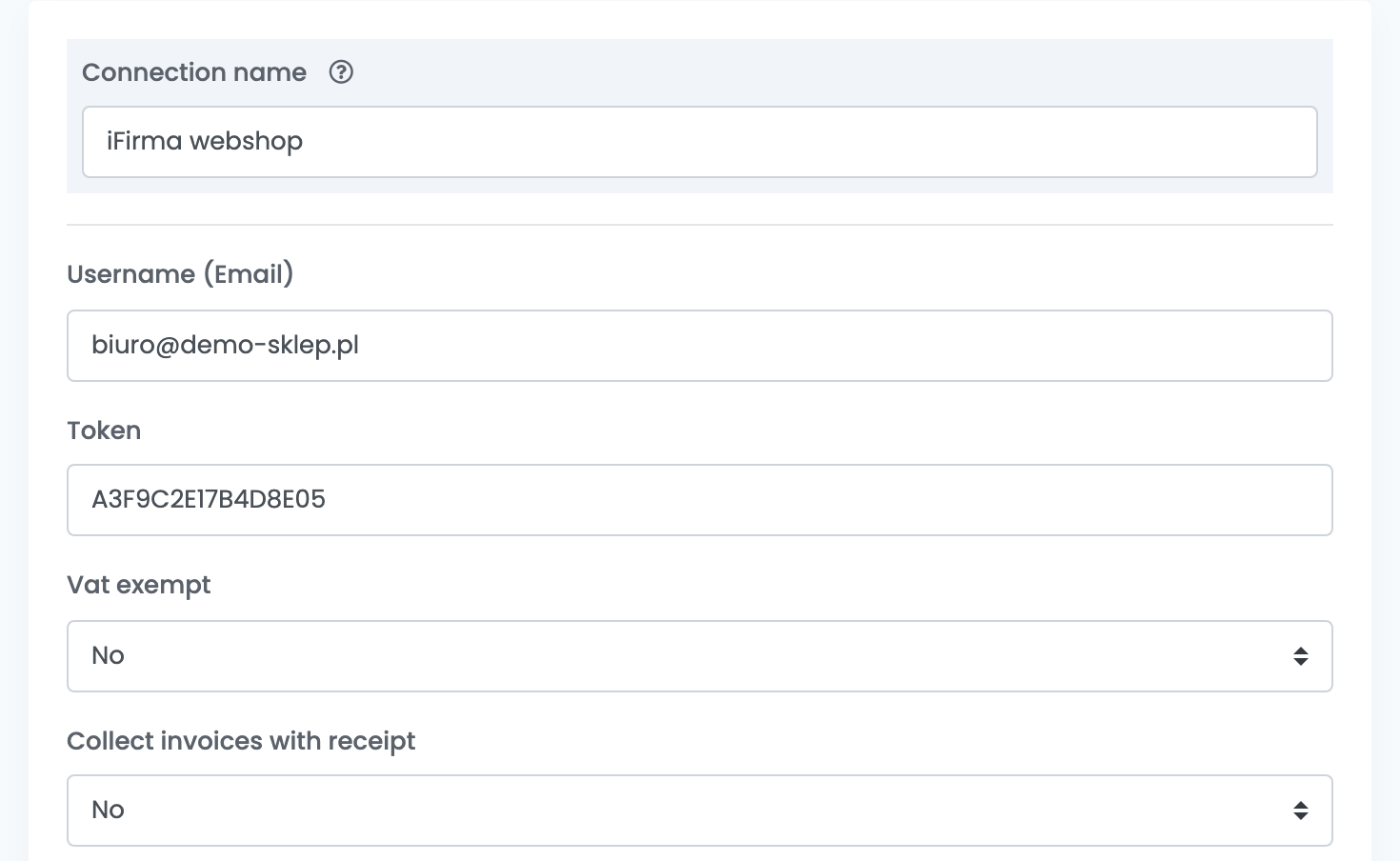 Die iFirma-Verbindung: Connection name iFirma webshop, Username (Email) biuro@demo-sklep.pl, Token, Vat exempt No und Collect invoices with receipt No.