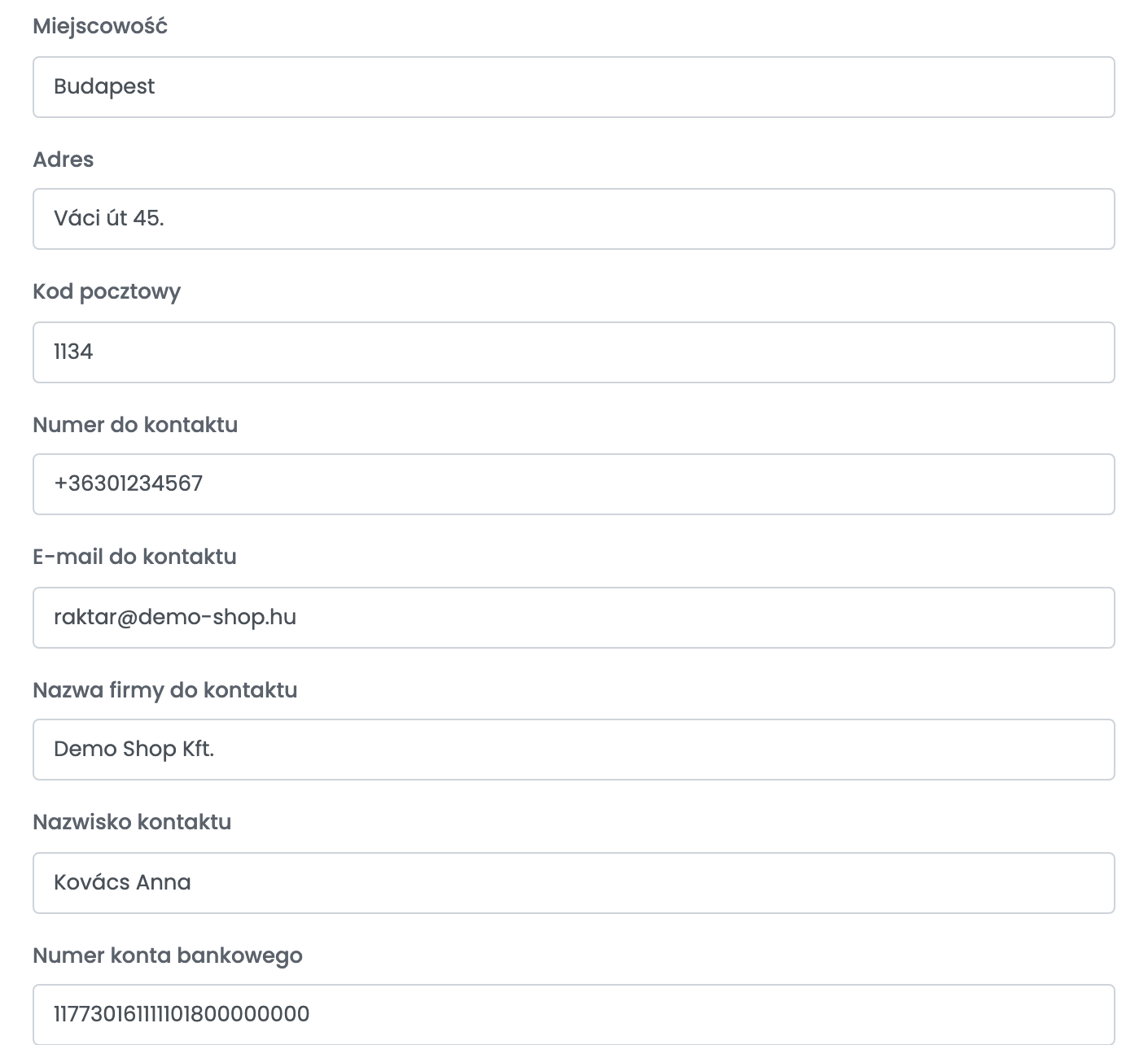 Część formularza z nadawcą: adres w Budapeszcie, telefon, e-mail, firma, osoba kontaktowa i numer konta bankowego.